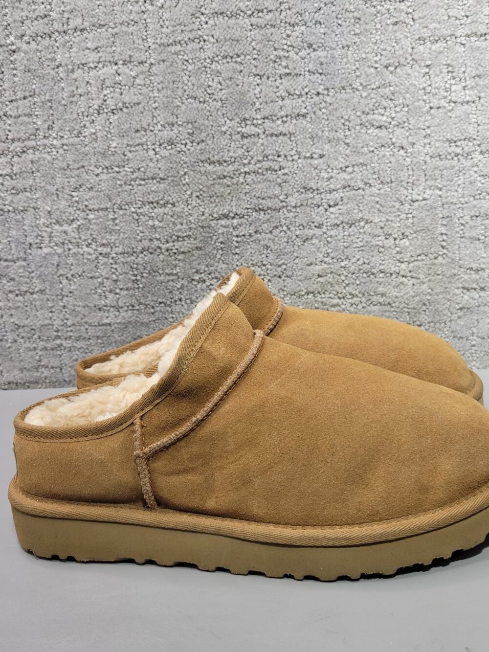 UGG Australian Classic Women's Size US 9 Chestnut Suede Slippers 1108193 - Picture 12 of 13
